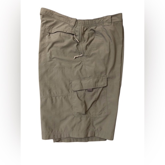 Columbia Men's XL Olive Cargo Cargo Shorts Omni Wick advanced Evaporation Nylon - Picture 2 of 6